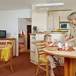 Pierre & Les Tamaris Aparthotel 2*