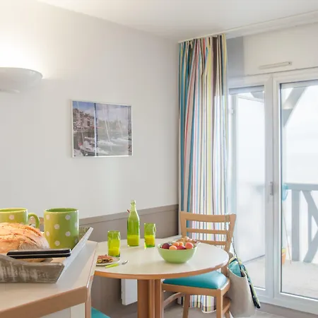 公寓式酒店 Pierre & Les Tamaris 3*