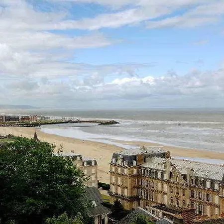 Appart hôtel Résidence Pierre&vacances Les Tamaris 2*