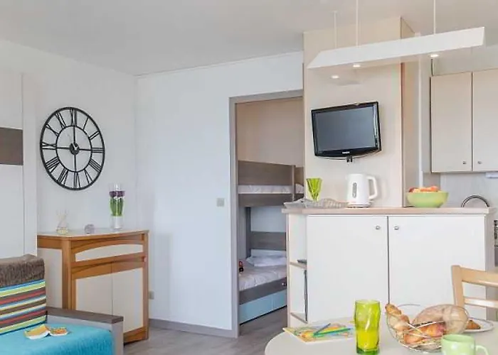 アパートホテル Pierre & Les Tamaris