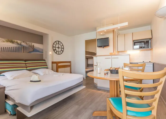 Pierre & Les Tamaris アパートホテル