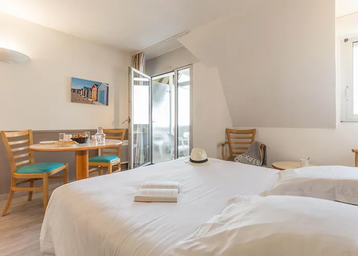 アパートホテル Pierre & Les Tamaris