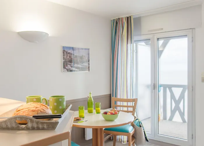 Appart hôtel Résidence Pierre&vacances Les Tamaris 2*