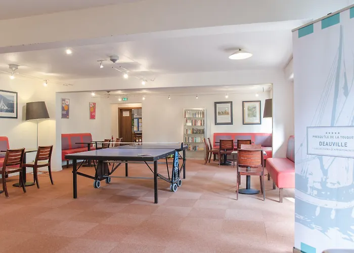 アパートホテル Pierre & Les Tamaris トルヴィル＝シュル＝メール