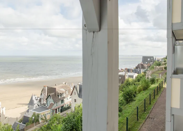 Pierre & Les Tamaris トルヴィル＝シュル＝メール